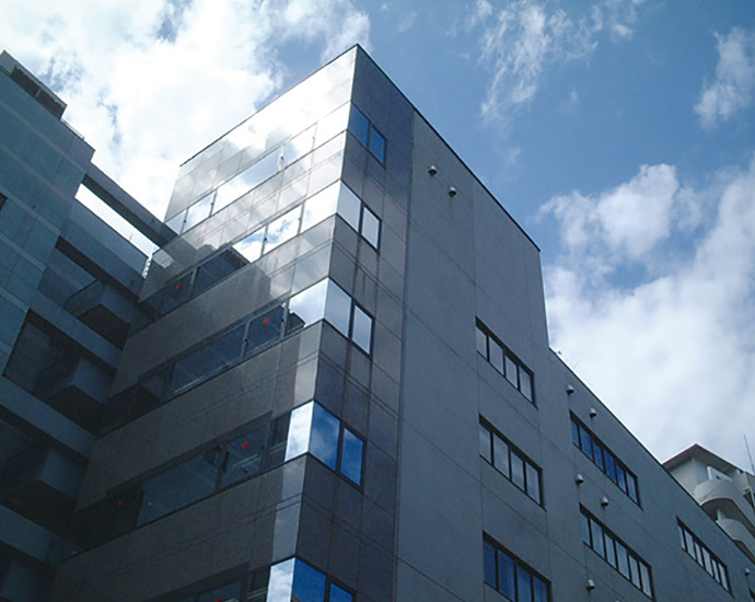 本社の外観の写真